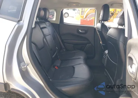 2018 Jeep Compass Latitude 4X4 из США, поврежденный, VIN 3C4NJDBB9JT155269